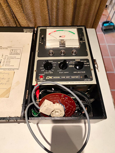 Model 445 crt tester - b&k,